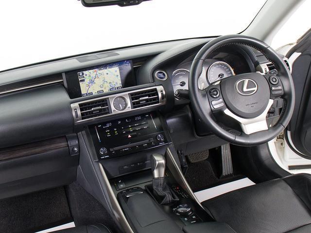 ＩＳ ＩＳ３００ｈ　バージョンＬ　（禁煙車）（レーダークルーズ）（プリクラッシュ）（クリアランスソナー）（シートヒーター）（エアシート）（黒本革）（ＬＥＤヘッドライト）（ＳＤマルチナビ）（カラーバックモニター）（Ｂｌｕｅｔｏｏｔｈ）（34枚目）
