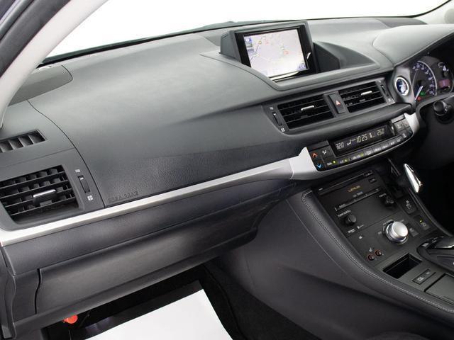 ＣＴ ＣＴ２００ｈ　バージョンＣ　（記録簿２０枚）（新品スピンドル）（オートクルーズコントロール）（シートヒーター）（クリアランスソナー）（ＬＥＤヘッドライト）（ＨＤＤマルチナビ）（Ｂｌｕｅｔｏｏｔｈ）（ＤＶＤ再生）（フルセグＴＶ）（29枚目）