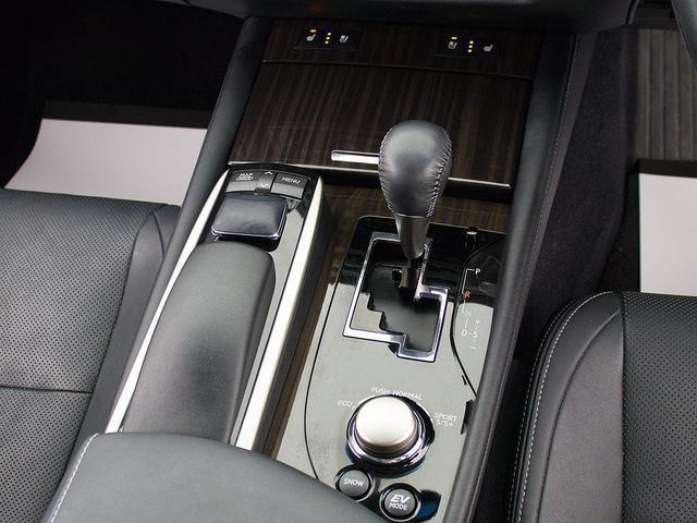 ＧＳ ＧＳ４５０ｈ　Ｉパッケージ　（禁煙）（整備記録簿２６枚）（スピンドル）（マルチフォルケッタ製ロクサーニＡＷ）（オートクルーズ）（クリアランスソナー）（連眼ＬＥＤ）（冷暖房シート）（パワーシート）（シートメモリー）（ＨＤＤナビ）（34枚目）