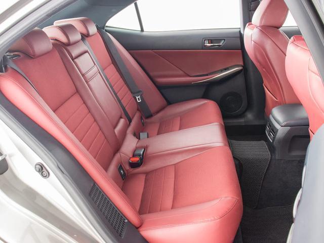 ＩＳ ＩＳ３００ｈ　Ｆスポーツ　（禁煙車）（サンルーフ）（アルミホイール傷無し）（Ｆスポーツ専用赤ハーフレザーシート）（連眼ＬＥＤヘッドライト）（ＳＤマルチナビ）（シートヒーター）（クルーズコントロール）（バックモニター）（33枚目）