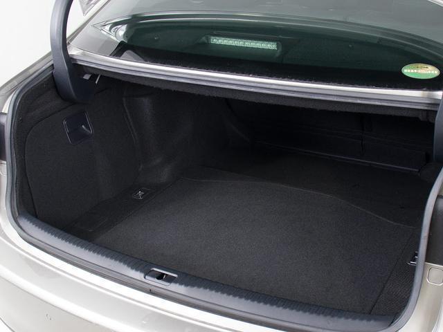 ＩＳ ＩＳ３００ｈ　バージョンＬ　（後期型）（整備記録簿１６枚）（全画面ＳＤナビ）（ＡＷリペア実施車両）（セーフティシステム＋）（衝突軽減）（レーダークルーズ）（ＢＳＭ）（クリアランスソナー）（黒本革）（冷暖房シート）（ＬＥＤライト）（22枚目）
