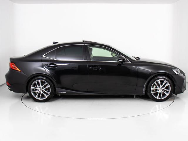 ＩＳ ＩＳ３００ｈ　バージョンＬ　（禁煙車）（後期型）（サンルーフ）（全画面ＳＤナビ）（マークレビンソン）（ＢＳＭ）（ＲＣＴＡ）（クリアランスソナー）（セーフティシステム＋）（連眼ＬＥＤライト）（茶本革）（冷暖房シート）（前車追従）（18枚目）