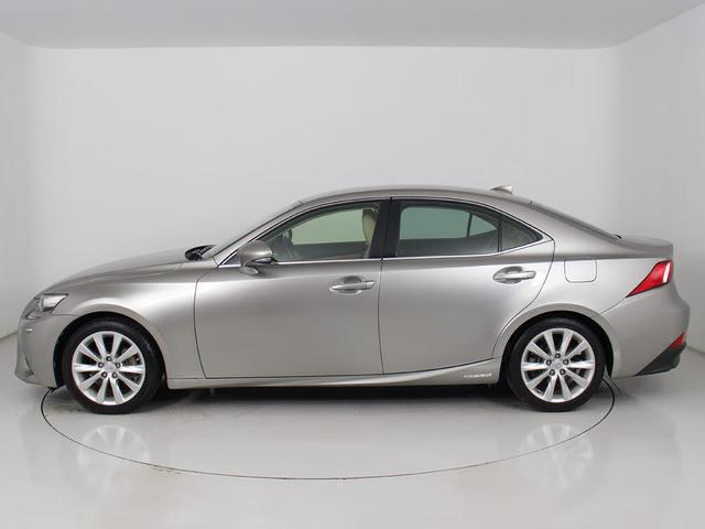 ＩＳ ＩＳ３００ｈ　バージョンＬ　（禁煙車）（レーダークルーズ）（プリクラッシュ）（ＢＳＭ）（クリアランスソナー）（白本革）（シートヒーター）（エアシート）（リアシェード）（連眼ＬＥＤヘッドライト）（ＳＤナビ）（Ｂｌｕｅｔｏｏｔｈ）（14枚目）
