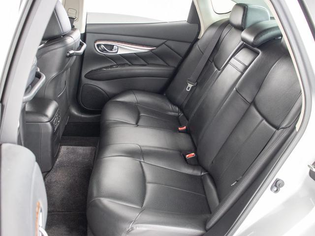 フーガハイブリッド ベースグレード　（禁煙車）（後期型）（オプション本革パッケージ）（インテリジェントクルーズ）（衝突軽減）（アラウンドビュー）（ＬＥＤヘッドライト）（クリアランスソナー）（黒本革）（冷暖房シート）（ＨＤＤナビ）（26枚目）
