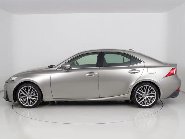 ＩＳ ＩＳ３００ｈ　バージョンＬ　（禁煙車）（整備点検記録簿２２枚）（新品スピンドル）（レーダークルーズ）（プリクラッシュ）（クリアランスソナー）（連眼ＬＥＤ）（エアシート）（シートヒーター）（黒本革）（ＳＤナビ）（バックカメラ）（13枚目）
