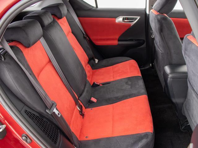 ＣＴ ＣＴ２００ｈ　バージョンＣ　（禁煙車）（スピンドルバンパーカスタム）（ルーフブラック）（シートヒーター）（オートクルーズコントロール）（ＨＤＤナビ）（ブラック＆レッドファブリックシート）（Ｂｌｕｅｔｏｏｔｈ）（バックモニター）（26枚目）