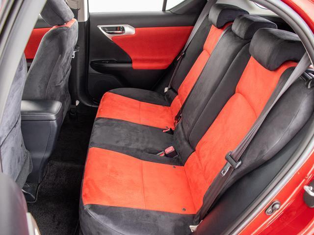 ＣＴ ＣＴ２００ｈ　バージョンＣ　（禁煙車）（スピンドルバンパーカスタム）（ルーフブラック）（シートヒーター）（オートクルーズコントロール）（ＨＤＤナビ）（ブラック＆レッドファブリックシート）（Ｂｌｕｅｔｏｏｔｈ）（バックモニター）（27枚目）