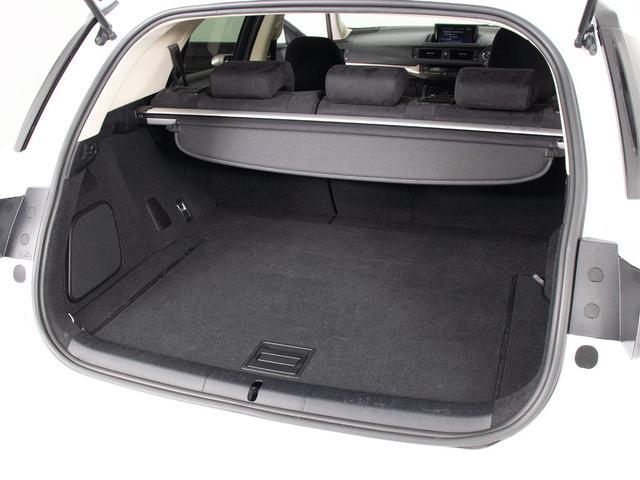 CT CT200h バージョンC (禁煙車)(後期型)(SDマルチナビ)(シートヒーター)(パワーシート)(ブラックファブリック)(LEDヘッドライト)(オートクルーズコントロール)(Bluetooth)(バックモニター)(フルセグ)(22枚目)