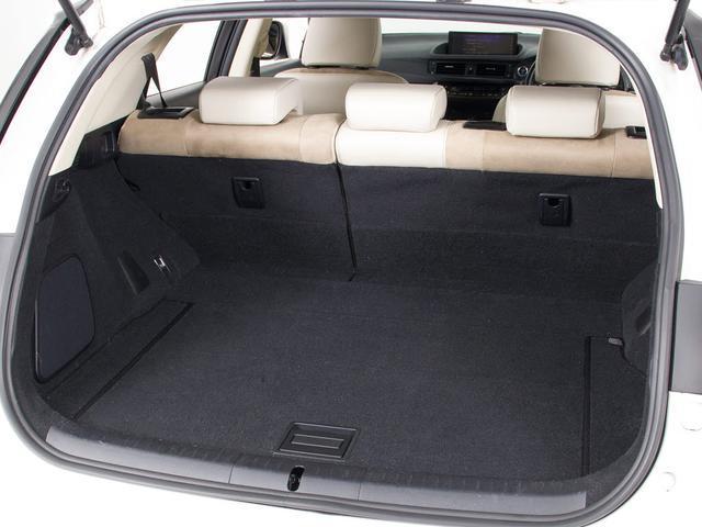 CT CT200h バージョンC (最終後期)(全画面SDナビ)(サンルーフ)(セーフティシステム+)(レーダークルーズ)(衝突軽減)(クリアランスソナー)(LEDヘッドライト)(ハーフレザー)(シートヒーター)(17インチAW)(26枚目)