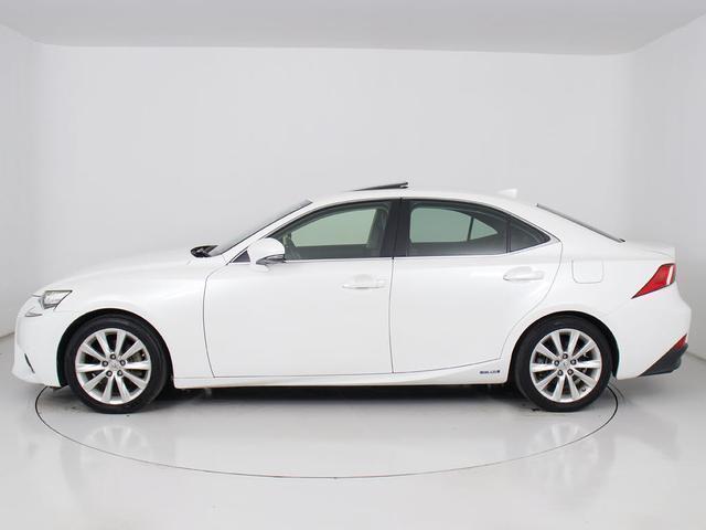 IS IS300h バージョンL (禁煙車)(サンルーフ)(点検整備記録簿13枚)(シートヒーター)(エアシート)(黒本革)(シートメモリー)(クリアランスソナー)(連眼LEDヘッドライト)(SDマルチナビ)(Bluetooth)(13枚目)
