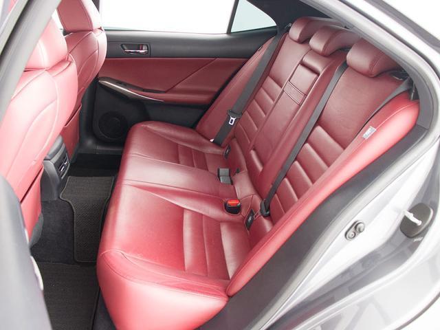 IS IS300h Fスポーツ (禁煙車)(整備点検記録簿10枚)(サンルーフ)(Fスポーツ専用赤本革)(シートヒーター)(エアシート)(クリアランスソナー)(連眼LEDライト)(オートクルーズ)(SDナビ)(Bluetooth)(32枚目)