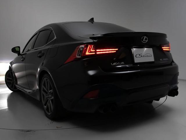 IS IS300h Fスポーツ (禁煙車)(点検記録簿8枚)(サンルーフ)(マークレビンソン)(フルエアロ)(4本出しマフラー)(トランクスポイラー)(レーダークルーズ)(プリクラッシュ)(LDA)(BSM)(クリアランスソナー)(24枚目)