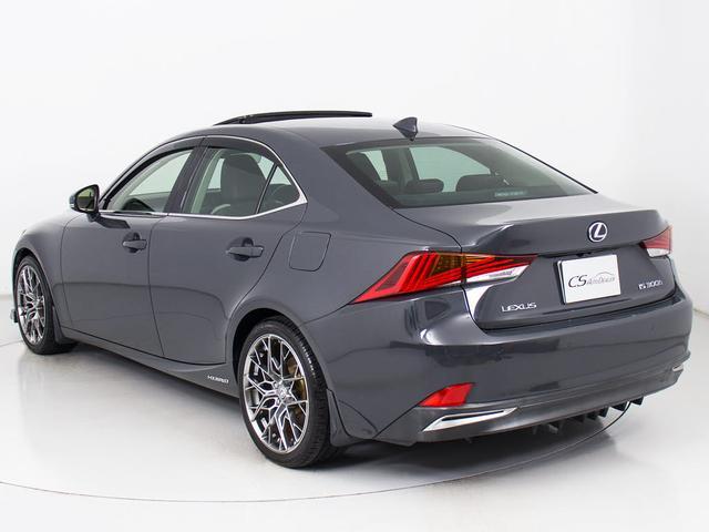 IS IS300h バージョンL (BMW純正ドラバイトグレー)(サンルーフ)(整備記録簿9枚)(HRE製18インチアルミホイール)(全画面SDナビ)(BLITZ製車高調)(セーフティシステム+)(本革)(14枚目)