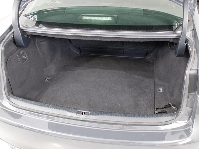 IS IS300h バージョンL (BMW純正ドラバイトグレー)(サンルーフ)(整備記録簿9枚)(HRE製18インチアルミホイール)(全画面SDナビ)(BLITZ製車高調)(セーフティシステム+)(本革)(22枚目)