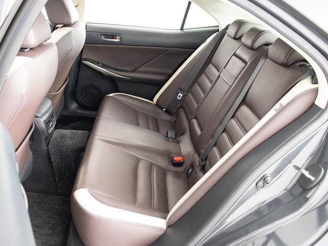 IS IS300h バージョンL (BMW純正ドラバイトグレー)(サンルーフ)(整備記録簿9枚)(HRE製18インチアルミホイール)(全画面SDナビ)(BLITZ製車高調)(セーフティシステム+)(本革)(28枚目)