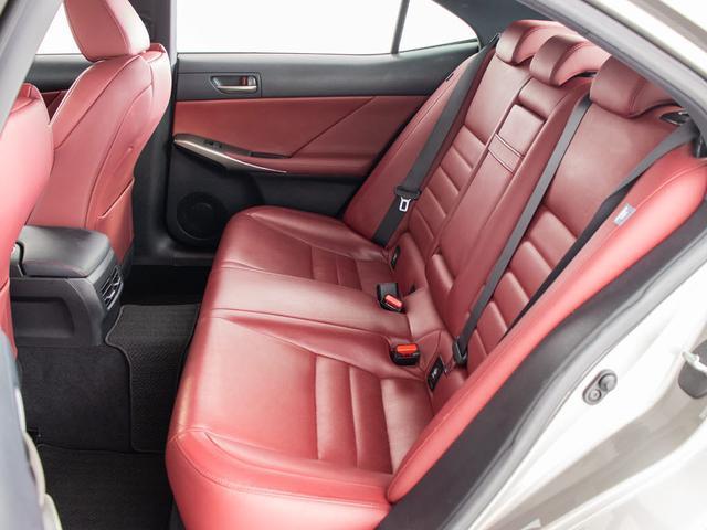 IS IS300h Fスポーツ (禁煙車)(後期型)(全画面SDナビ)(サンルーフ)(Fスポーツ専用赤本革シート)(クリアランスソナー)(セーフティシステム+)(LEDライト)(エアシート)(シートヒーター)(Bluetooth)(27枚目)