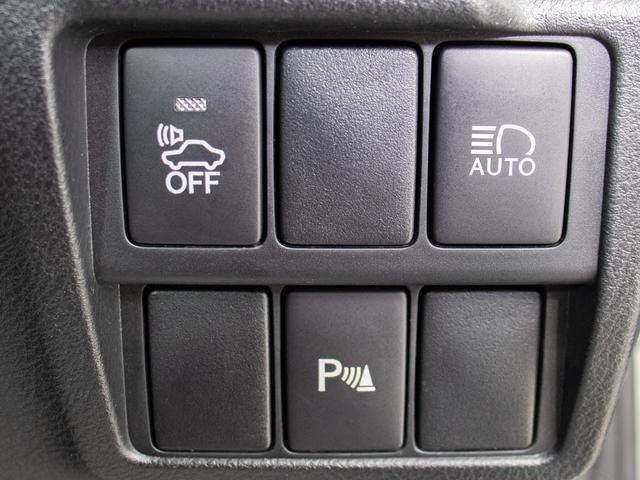 IS IS300h Fスポーツ (禁煙車)(後期型)(全画面SDナビ)(サンルーフ)(Fスポーツ専用赤本革シート)(クリアランスソナー)(セーフティシステム+)(LEDライト)(エアシート)(シートヒーター)(Bluetooth)(32枚目)
