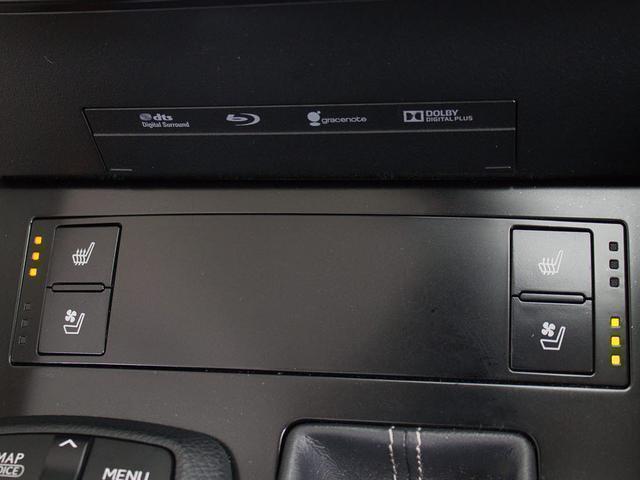 IS IS300h バージョンL (禁煙車)(整備点検記録簿13枚)(サンルーフ)(冷暖房シート)(黒本革)(シートメモリー)(クリアランスソナー)(連眼LEDヘッドライト)(SDマルチナビ)(17インチAW)(Bluetooth)(9枚目)