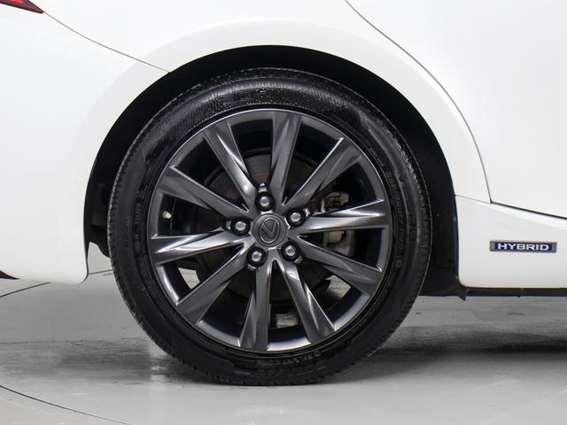 IS IS300h バージョンL (禁煙車)(整備点検記録簿13枚)(サンルーフ)(冷暖房シート)(黒本革)(シートメモリー)(クリアランスソナー)(連眼LEDヘッドライト)(SDマルチナビ)(17インチAW)(Bluetooth)(27枚目)