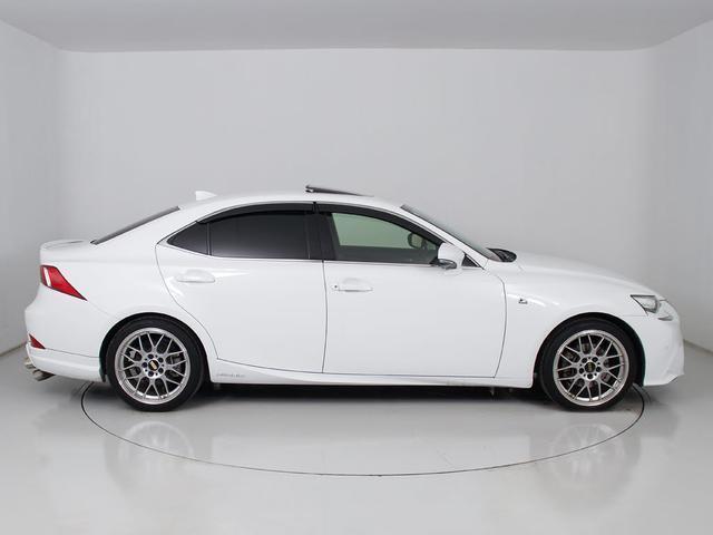 IS IS300h FスポーツXライン (整備点検記録簿8枚)(特別仕様車)(サンルーフ)(BBS18インチAW)(エアロカスタム)(4本出しマフラー)(レーダークルーズ)(プリクラッシュ)(BSM)(クリアランスソナー)(冷暖房シート)(18枚目)