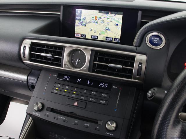 ＣＤはもちろんの事、ＤＶＤ＆Ｂｌｕ−ｒａｙ再生も可能です。フルセグ地デジにも対応しさらにＢｌｕｅｔｏｏｔｈにも対応しております