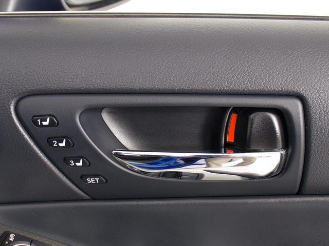 ★シートメモリー機能を装備！シート位置を記憶出来きます。すごく便利ですよ！