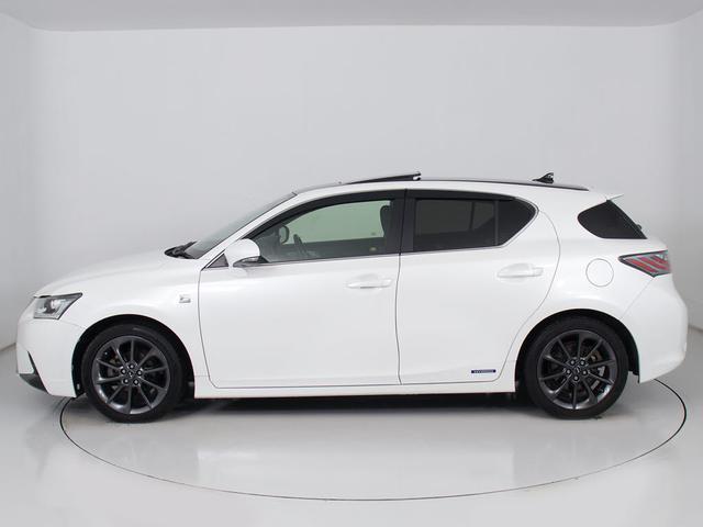 サイドビューで御座います。綺麗な車両であることがお分かりいただけるかと存じます。