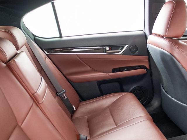 ＧＳ ＧＳ３００ｈ　Ｆスポーツ　（禁煙車）（整備点検記録簿７枚）（パワートランク）（赤本革シート）（シートヒーター）（エアシート）（ＬＥＤヘッドライト）（１９インチアルミホイール）（バックモニター）（Ｂｌｕｅｔｏｏｔｈ）（フルセグ）（32枚目）