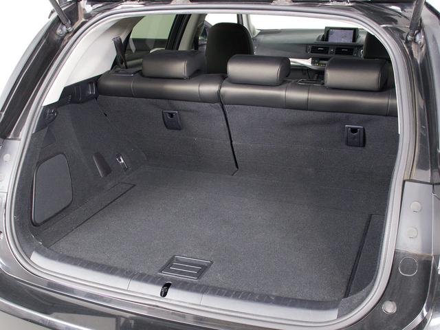 CT CT200h クリエイティブ テキスタイルインテリア (禁煙車)(特別仕様車)(クリアランスソナー)(専用L-TEXシート)(LEDヘッドライト)(クルーズコントロール)(シートヒーター)(HDDマルチナビ)(カラーバックモニター)(Bluetooth)(19枚目)