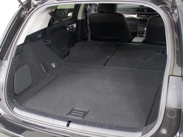 CT CT200h クリエイティブ テキスタイルインテリア (禁煙車)(特別仕様車)(クリアランスソナー)(専用L-TEXシート)(LEDヘッドライト)(クルーズコントロール)(シートヒーター)(HDDマルチナビ)(カラーバックモニター)(Bluetooth)(20枚目)