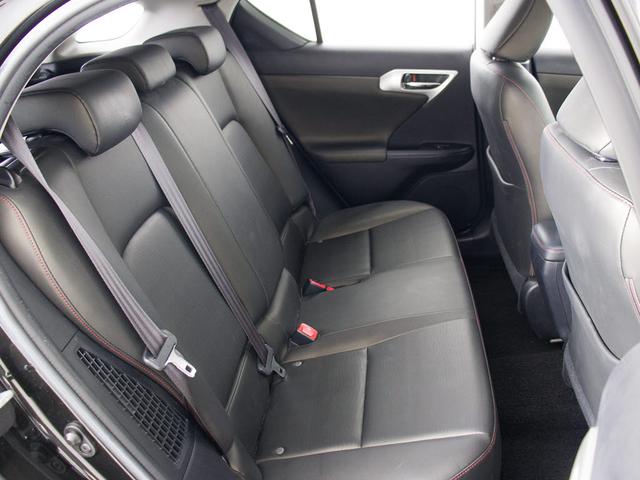 CT CT200h クリエイティブ テキスタイルインテリア (禁煙車)(特別仕様車)(クリアランスソナー)(専用L-TEXシート)(LEDヘッドライト)(クルーズコントロール)(シートヒーター)(HDDマルチナビ)(カラーバックモニター)(Bluetooth)(25枚目)