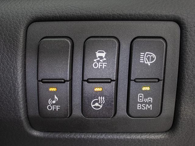 ★使いやすさや安全性を追求したステアリング周り！高級車ゆえにスイッチ類が多いのも特徴ですね！考え尽くされた配置ですぐに使いこなす事が出来ますのでご安心下さい！是非、体感してみて下さい！！