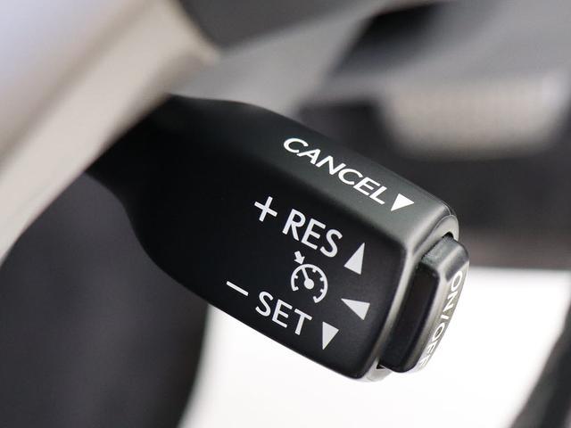 【オートクルーズコントロール】搭載。アクセル操作なしでも車が自動でスピードを保ってくれる機能です長距離の高速は楽々です