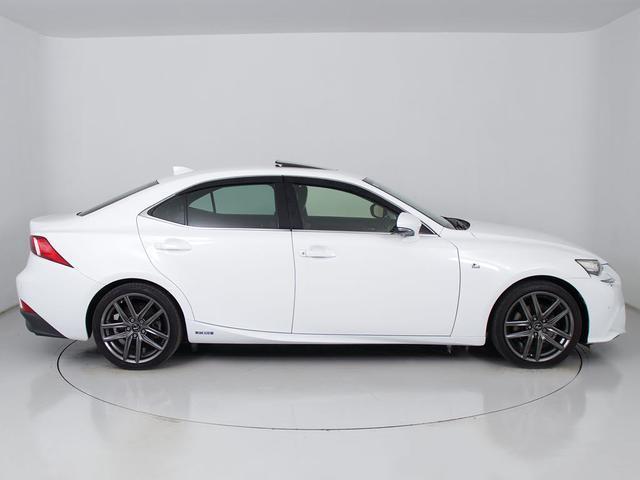 IS IS300h Fスポーツ (禁煙車)(サンルーフ)(レーダークルーズ)(プリクラッシュ)(クリアランスソナー)(BSM)(LEDヘッドライト)(黒本革)(シートヒーター)(エアシート)(SDナビ)(Bluetooth)(20枚目)