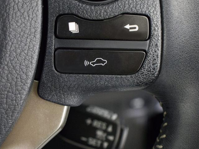 IS IS300h バージョンL (新品19インチアルミ)(禁煙車)(サンルーフ)(スピンドルエアロ)(プリクラッシュ)(レーダークルーズ)(BSM)(クリアランスソナー)(LEDヘッドライト)(黒本革)(エアシート)(シートヒーター(8枚目)