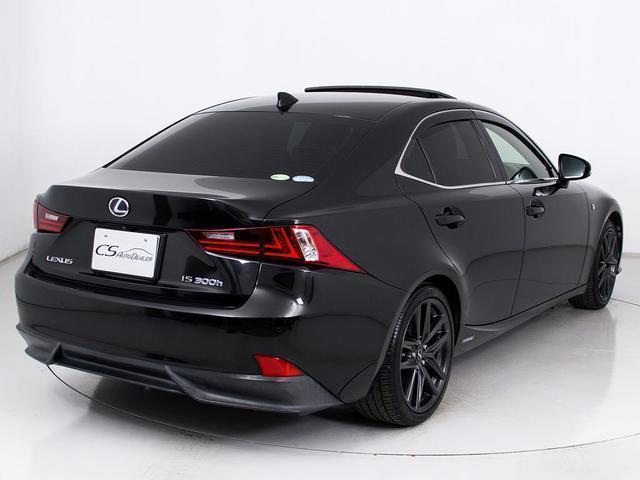 IS IS300h Fスポーツ (禁煙車)(サンルーフ)(特注新品本革シート)(Fスポーツ専用装備)(LEDヘッドライト)(クルーズコントロール)(SDマルチナビ)(カラーバックモニター)(Bluetoothオーディオ)(18枚目)