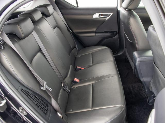 CT CT200h クリエイティブ テキスタイルインテリア (サンルーフ)(新品スピンドルエアロ)(ガナドール製マフラー)(L-TEXシート)(連眼LEDライト)(シートヒーター)(クルーズコントロール)(Bluetooth)(シートメモリー)(パワーシート)(26枚目)