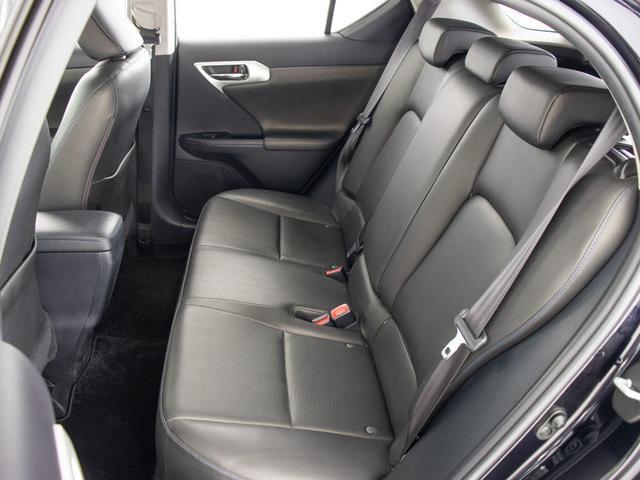 CT CT200h クリエイティブ テキスタイルインテリア (サンルーフ)(新品スピンドルエアロ)(ガナドール製マフラー)(L-TEXシート)(連眼LEDライト)(シートヒーター)(クルーズコントロール)(Bluetooth)(シートメモリー)(パワーシート)(27枚目)