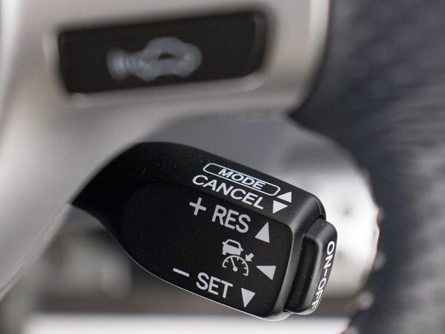 レーダークルーズコントロール　　ミリ波レーダーと単眼カメラで先行車を認識し、車速に応じた車間距離を保ちながら追従走行を支援します。