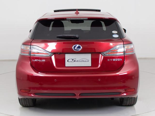 クリアランスソナーが付いています！フロント＆リアにセンサーがあり、障害物に近づくと警告音が鳴りドライバーへお知らせ！すごく便利な人気装備です！！