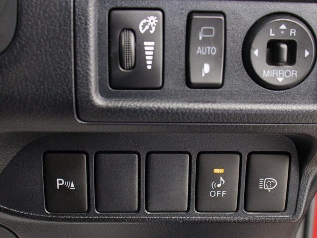 ★使いやすさや安全性を追求したステアリング周り！高級車ゆえにスイッチ類が多いのも特徴ですね！考え尽くされた配置ですぐに使いこなす事が出来ますのでご安心下さい！是非、体感してみて下さい！！