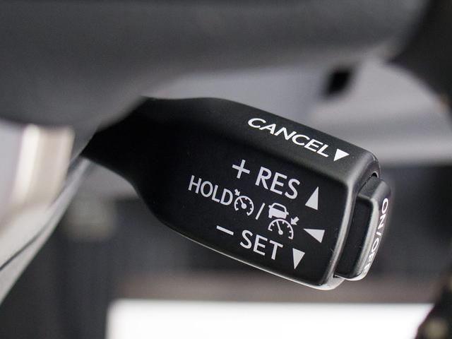 レーダークルーズコントロール　　ミリ波レーダーと単眼カメラで先行車を認識し、車速に応じた車間距離を保ちながら追従走行を支援します。