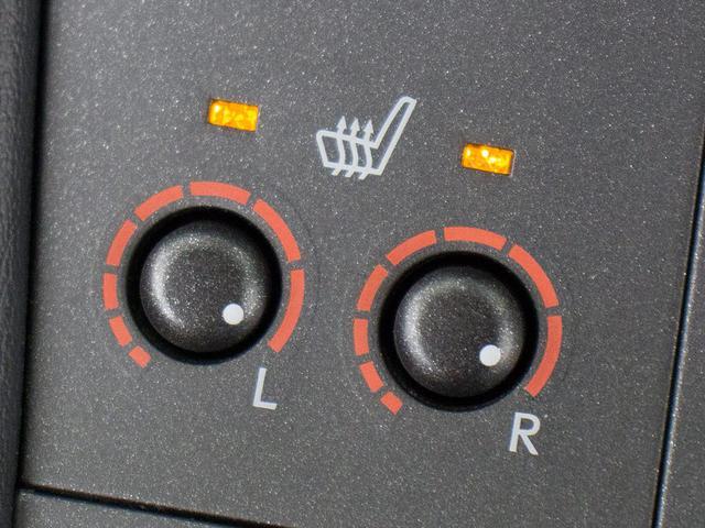 ★快適シートヒーターを装備しています！高級車ならではの装備です！シートが暖まる機能！寒い冬も快適にご乗車頂けますよ！！