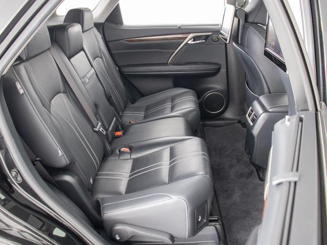 RX RX450hL (禁煙車)(サンルーフ)(7人乗り)(リアエンター)(4WD)(レクサスセーフティシステム+)(パノラミックビュー)(BSM)(HUD)(プリクラッシュ)(レーダークルーズ)(黒本革)(冷暖房シート)(32枚目)