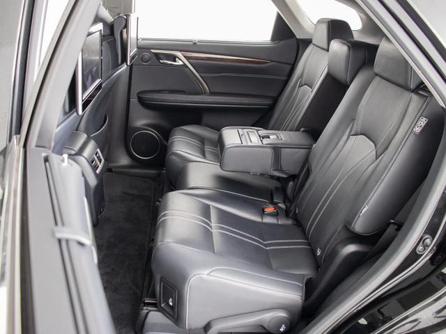 RX RX450hL (禁煙車)(サンルーフ)(7人乗り)(リアエンター)(4WD)(レクサスセーフティシステム+)(パノラミックビュー)(BSM)(HUD)(プリクラッシュ)(レーダークルーズ)(黒本革)(冷暖房シート)(33枚目)