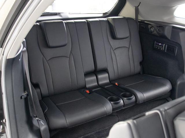 RX RX450hL (禁煙車)(サンルーフ)(7人乗り)(リアエンター)(4WD)(レクサスセーフティシステム+)(パノラミックビュー)(BSM)(HUD)(プリクラッシュ)(レーダークルーズ)(黒本革)(冷暖房シート)(35枚目)