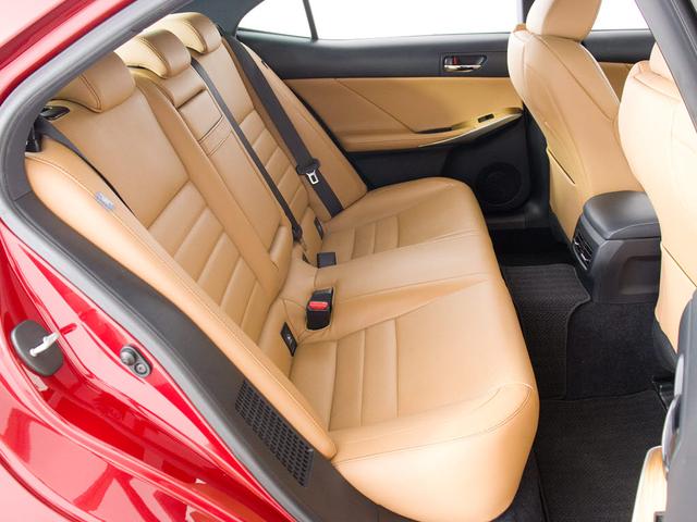 ＩＳ ＩＳ３００ｈ　Ｆスポーツ　（禁煙車）（整備記録簿２２枚）（サンルーフ）（レーダークルーズ）（プリクラッシュ）（ＬＤＡ）（ＢＳＭ）（クリアランスソナー）（茶本革）（シートヒーター）（エアシート）（ＬＥＤヘッドライト）（ＳＤナビ）（30枚目）