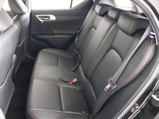 CT CT200h クリエイティブ テキスタイルインテリア (禁煙車)(スピンドルエアロ)(特別仕様車)(クリアランスソナー)(専用L-TEXシート)(LEDヘッドライト)(オートクルーズ)(シートヒーター)(HDDナビ)(バックカメラ)(Bluetooth)(22枚目)