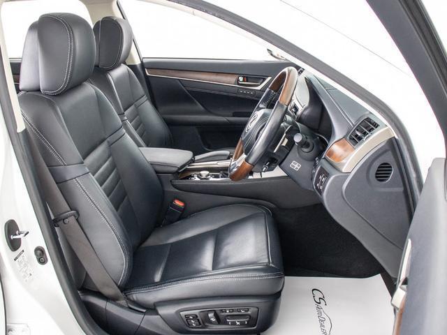 電動パワーシート完備！細かな自身に合ったドライビングポジションの設定が可能となります！