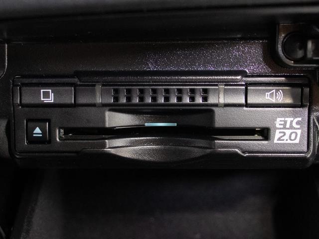 ★ＥＴＣ２．０が装備されています！！社外品とは違い収まりの良いデザインが人気！高速道路を利用する際は必需品ですよね！！ストレス無く料金所を通過出来ます！！